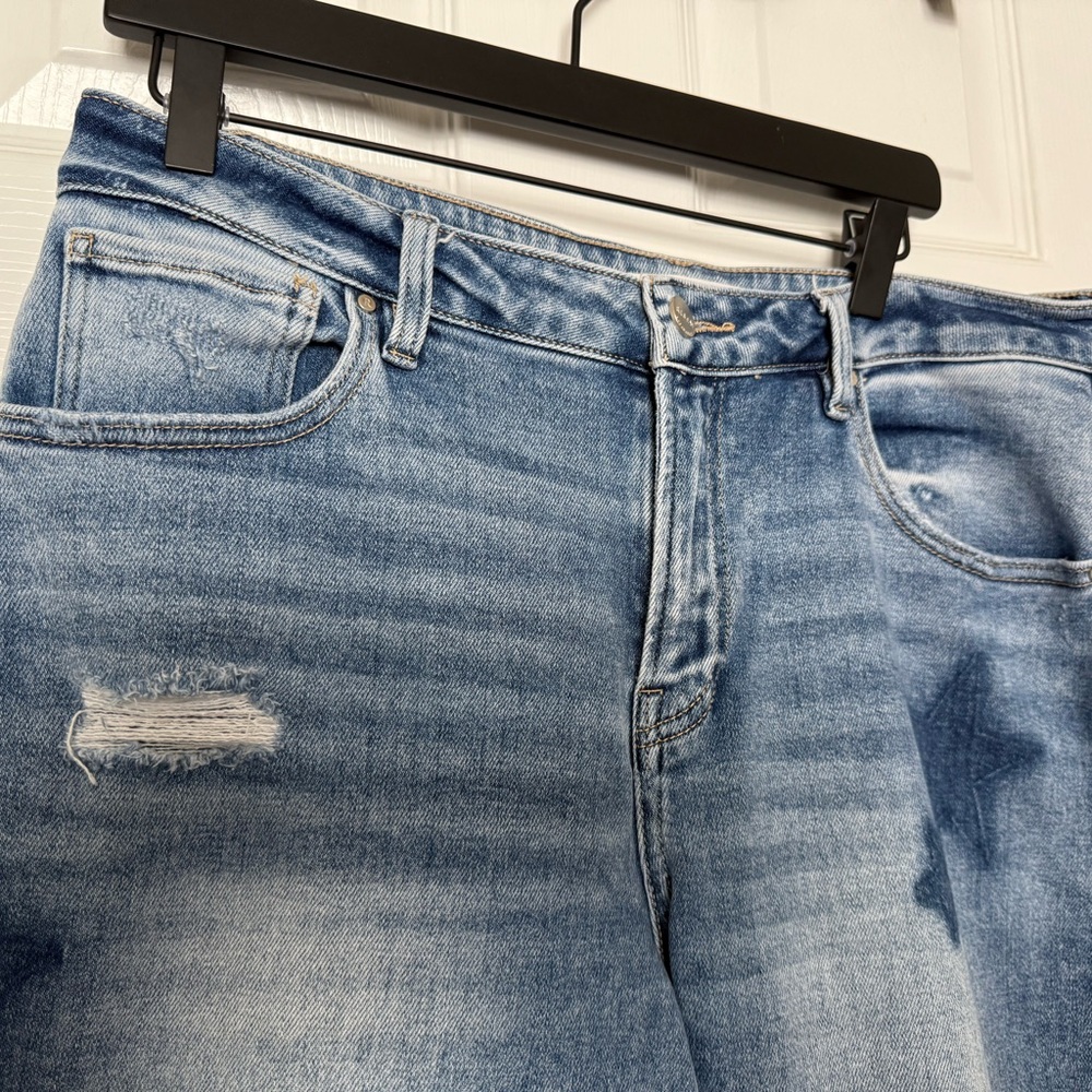 Risen Celeste High Rise Shadow Star Boyfriend Jeans EUC 11/30 - Picture 4 of 13
